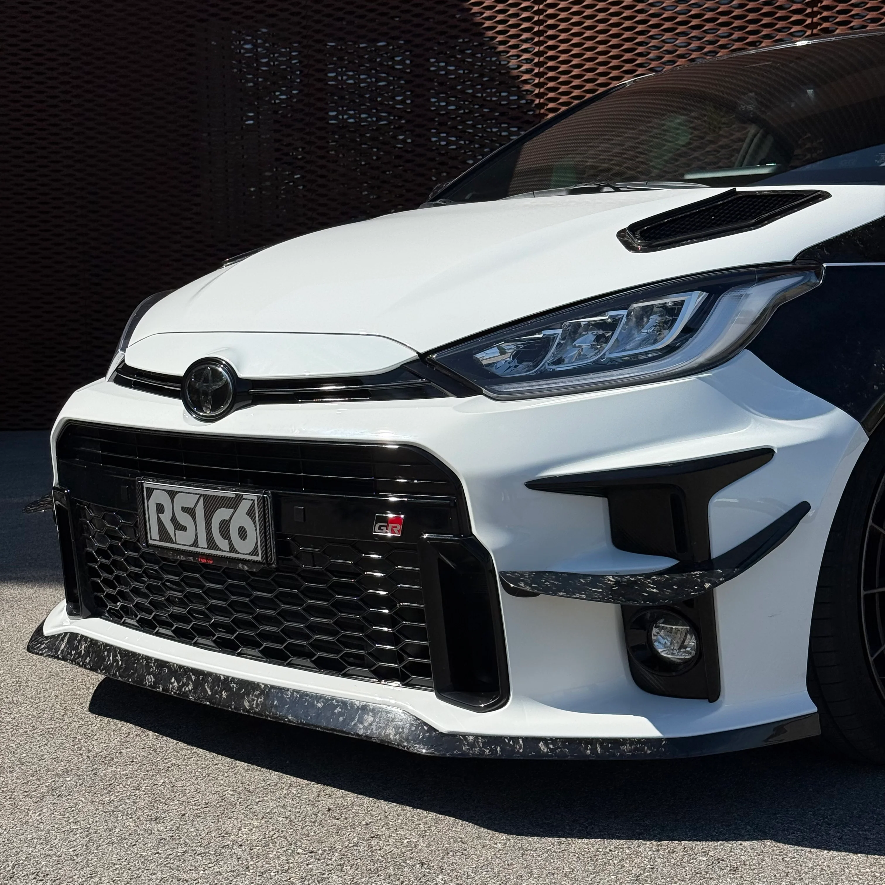 Front Lip in Forged Carbon - Toyota GR Yaris mk1 - Image 2