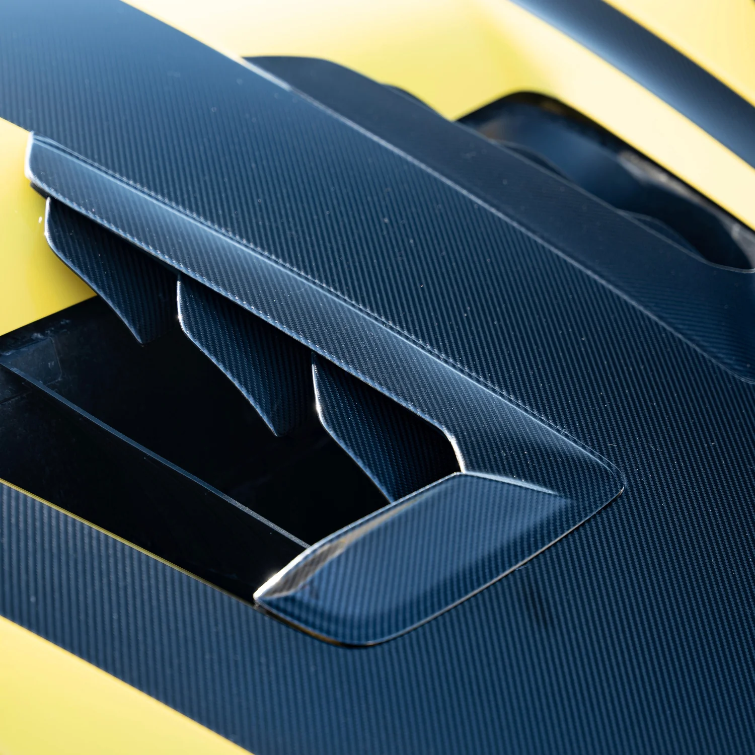 PORSCHE 911 GT3 RS (992) - Hood vents with flaps in Carbon Fiber - Image 3
