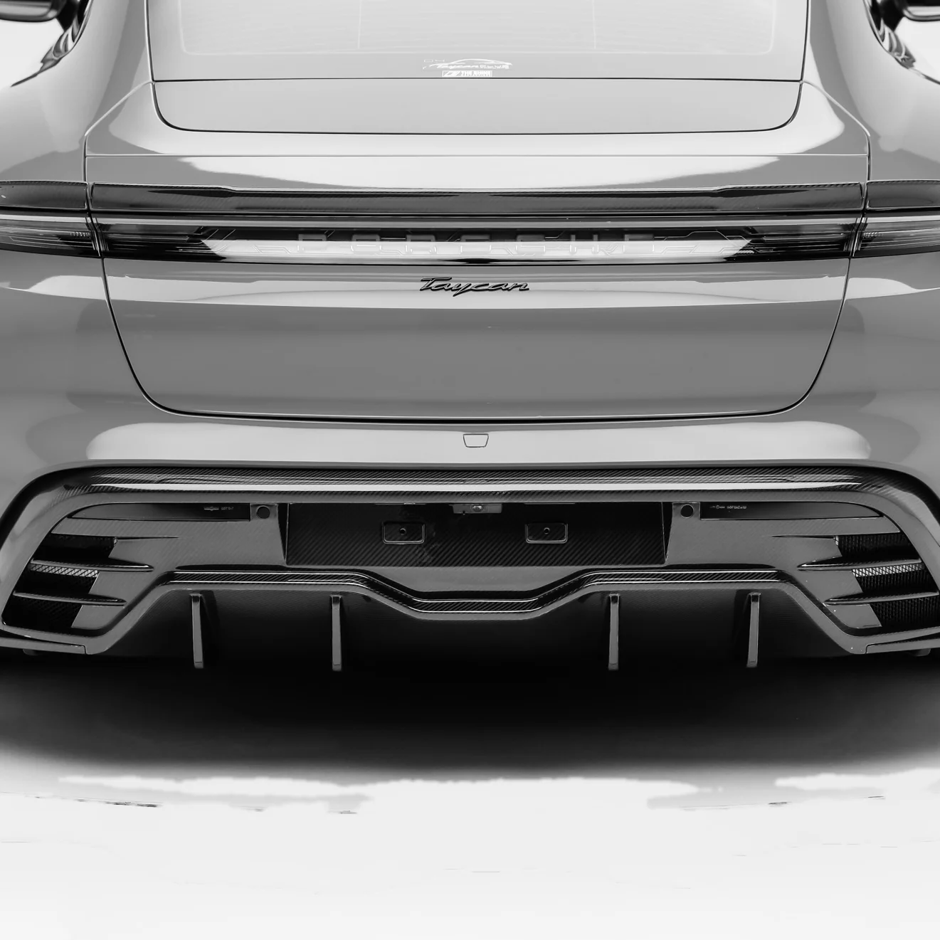 Rear Diffuser in Carbon Fiber - PORSCHE Taycan - Image 4