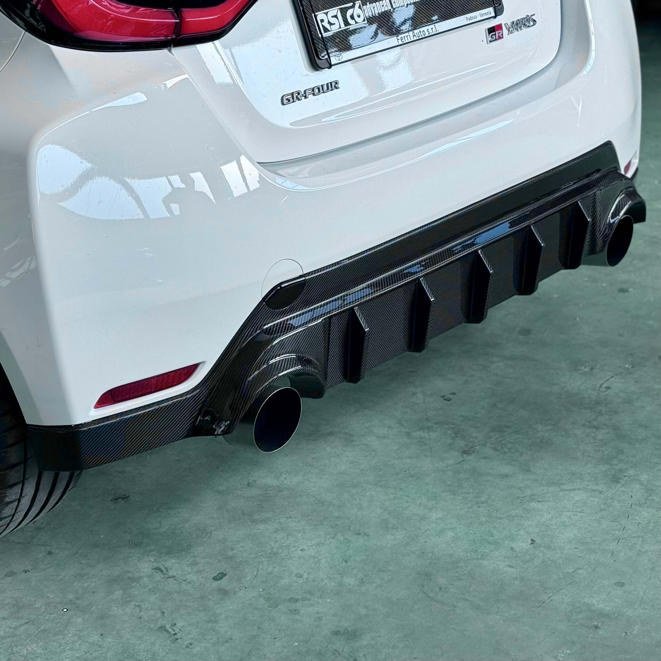 Rear Extractor Diffuser in Carbon Fiber - Toyota GR Yaris mk2 - Image 2