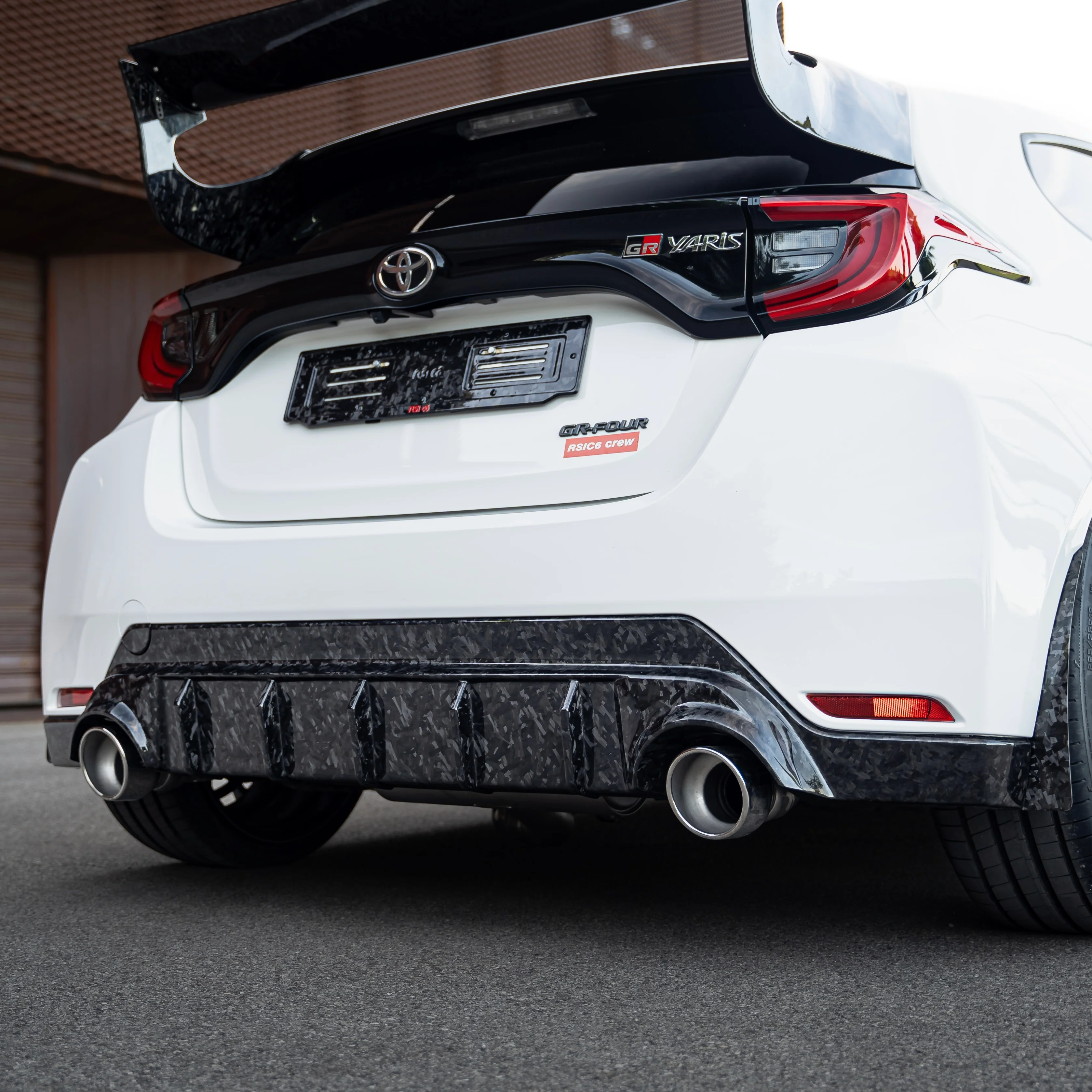 Rear Extractor Diffuser in Forged Carbon - Toyota GR Yaris mk2
