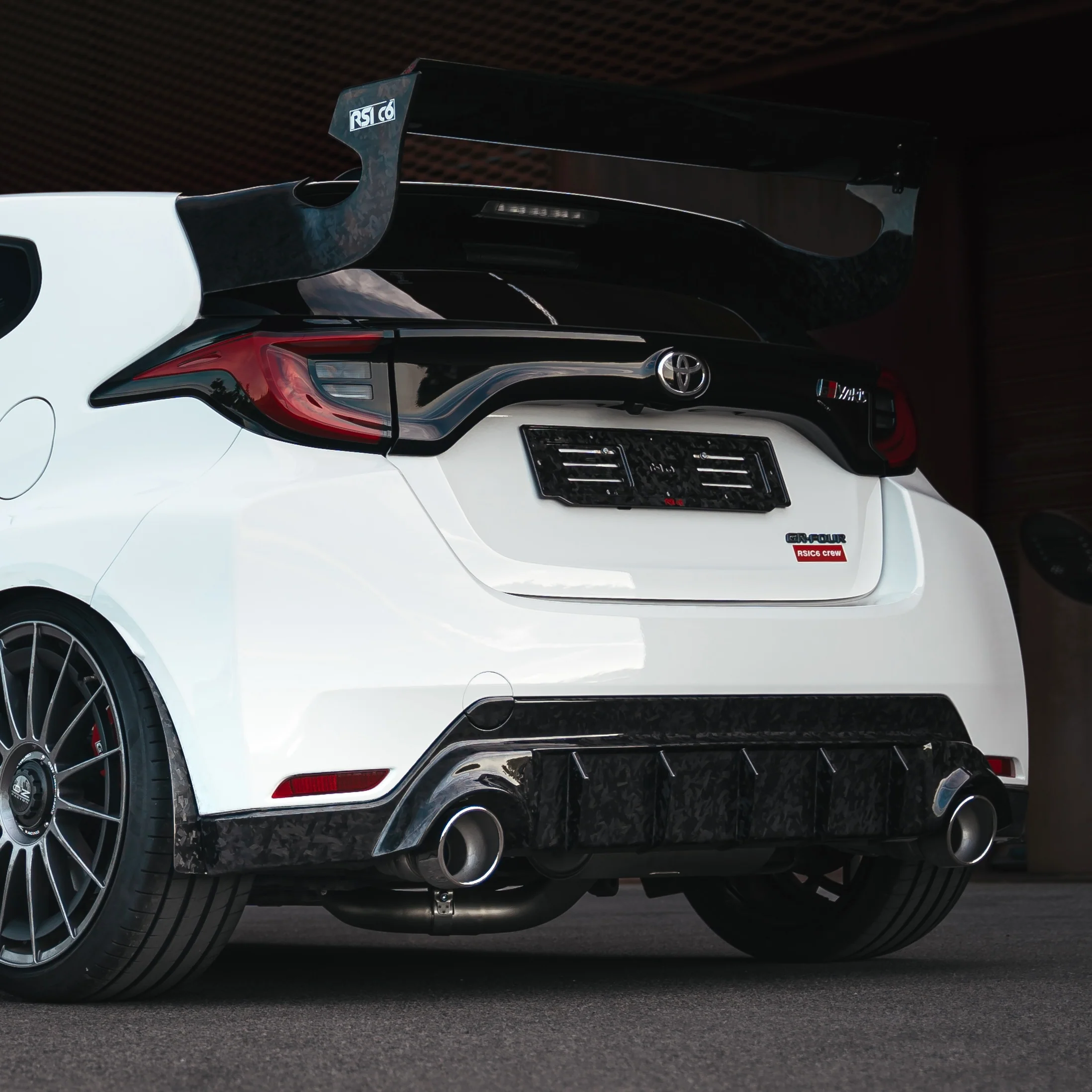 Rear Extractor Diffuser in Forged Carbon - Toyota GR Yaris mk2 - Image 4