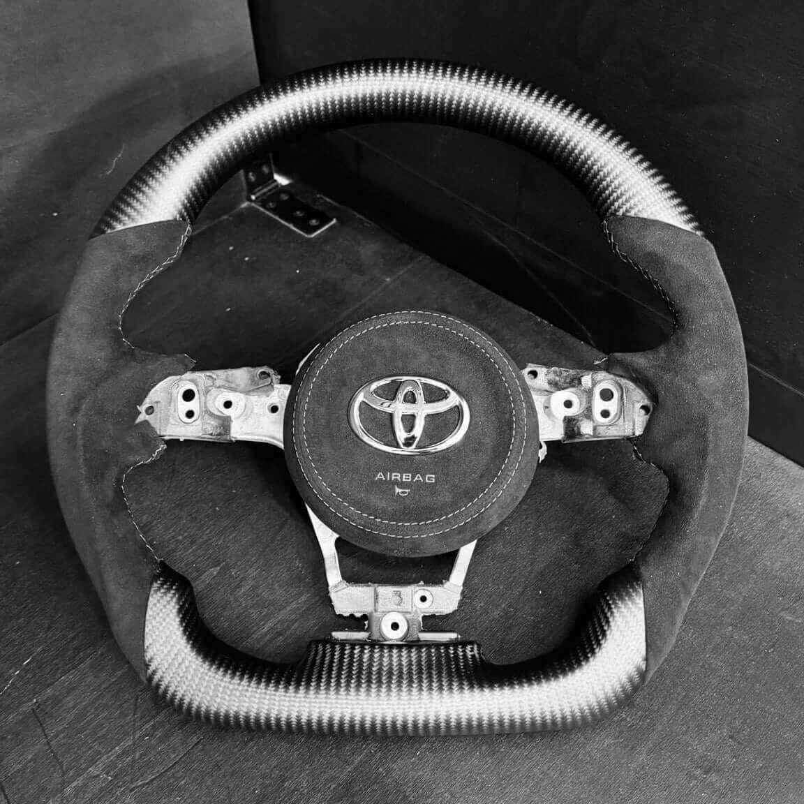 Steering Wheel Custom in Carbon Fiber/Forged Carbon - Toyota GR Yaris mk2 & Toyota GR Corolla mk2 - Image 3